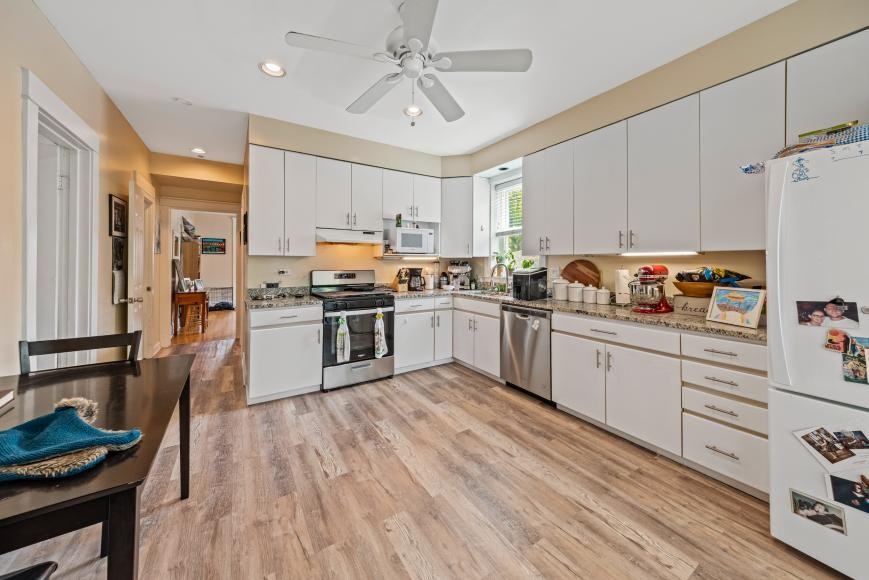 3614 N Hoyne Ave - Photo 2 of 10