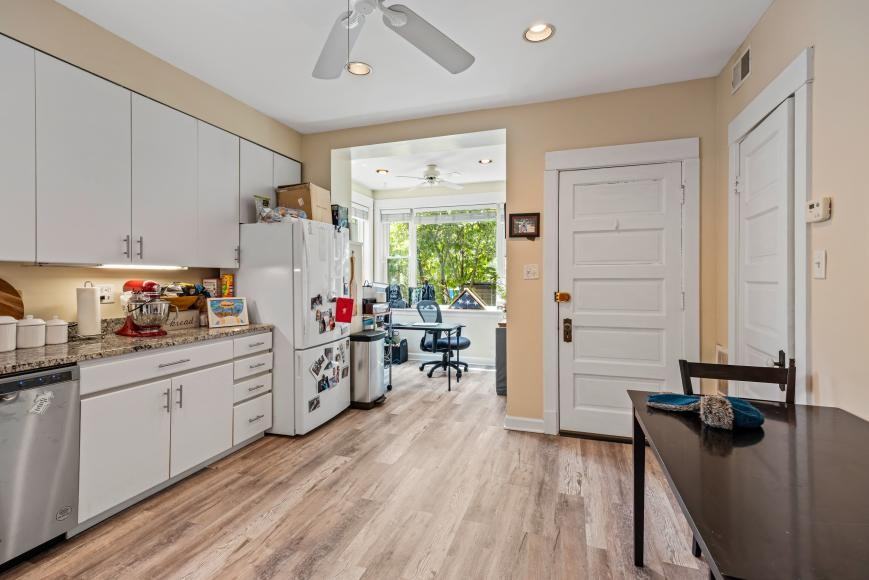 3614 N Hoyne Ave - Photo 3 of 10