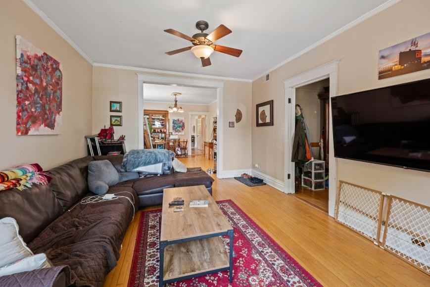 3614 N Hoyne Ave - Photo 5 of 10