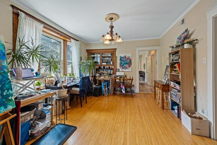 3614 N Hoyne Ave - Photo 6 of 10