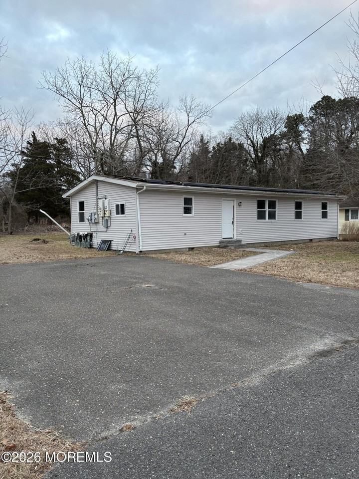 105 Floyd Ln - Photo 3 of 19