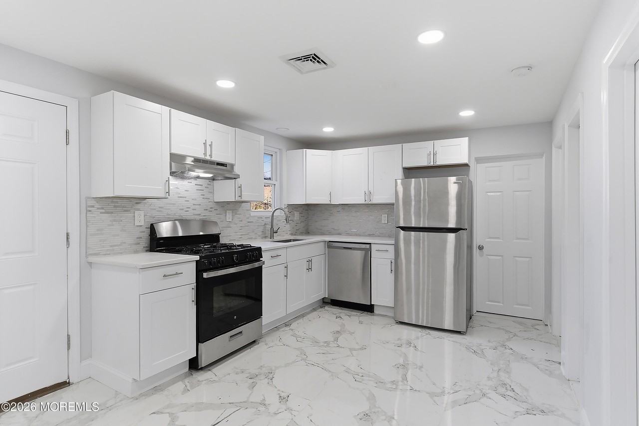 105 Floyd Ln - Photo 7 of 19