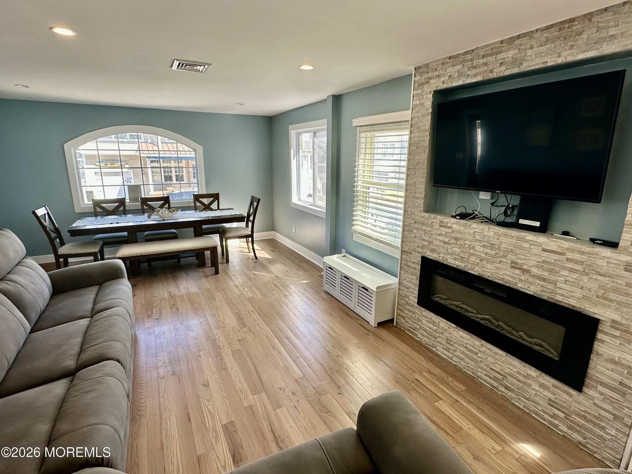 39 Coolidge Ave - Photo 5 of 20