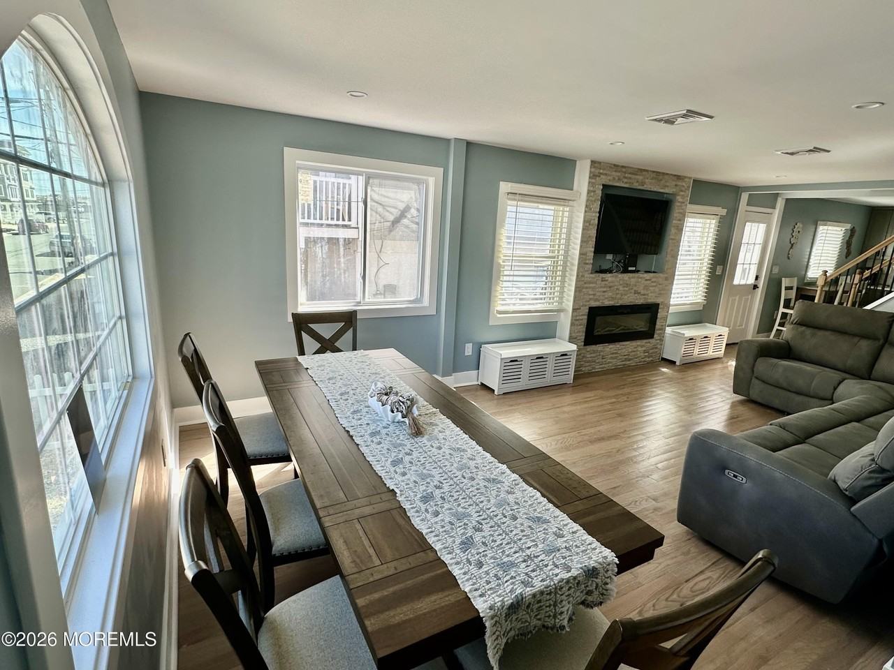 39 Coolidge Ave - Photo 6 of 20