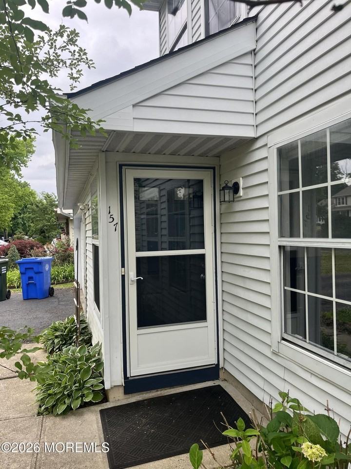 157 Malibu Dr - Photo 2 of 11