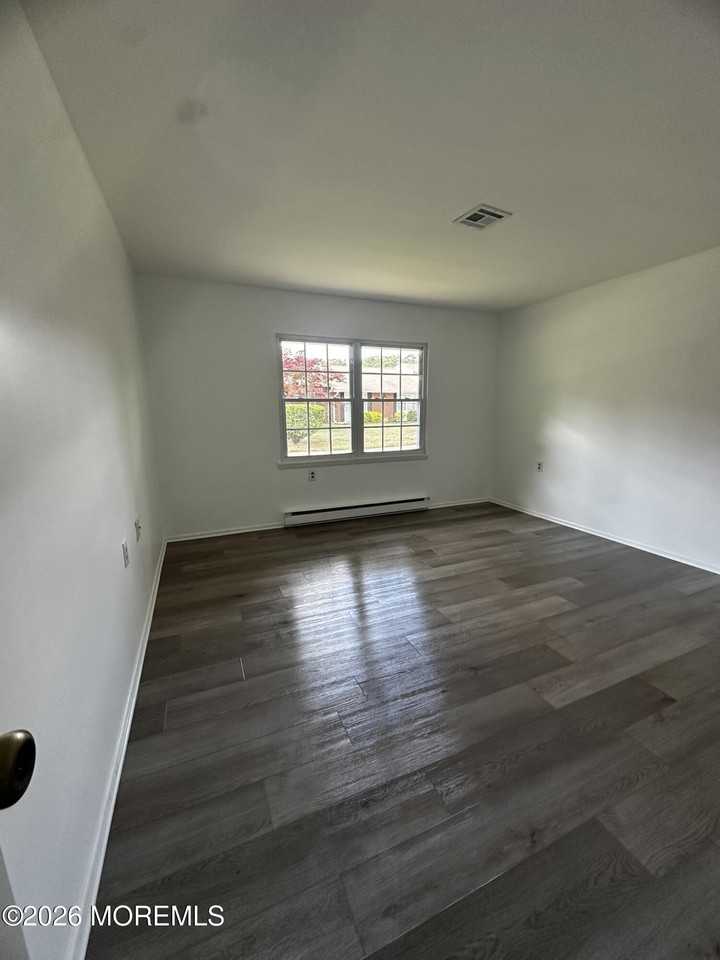 1042 Aberdeen Dr #1042B - Photo 7 of 16