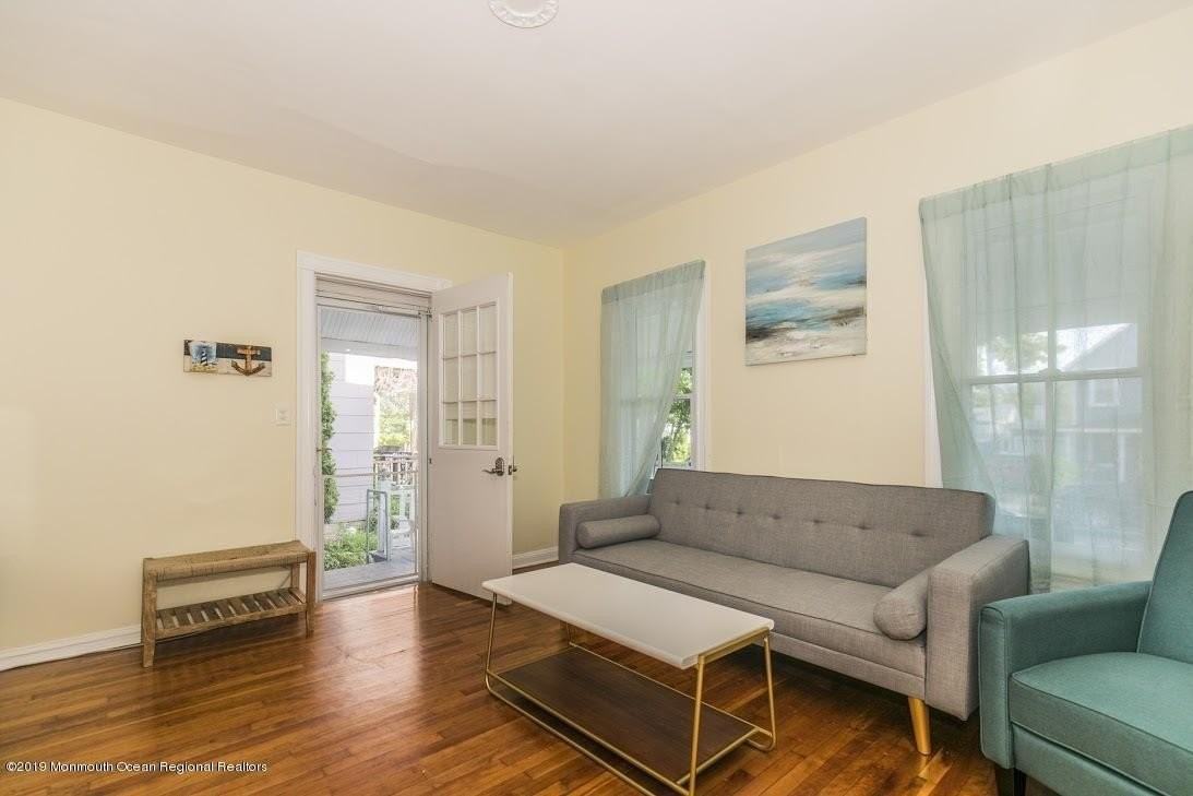 105 Webb Ave - Photo 5 of 21
