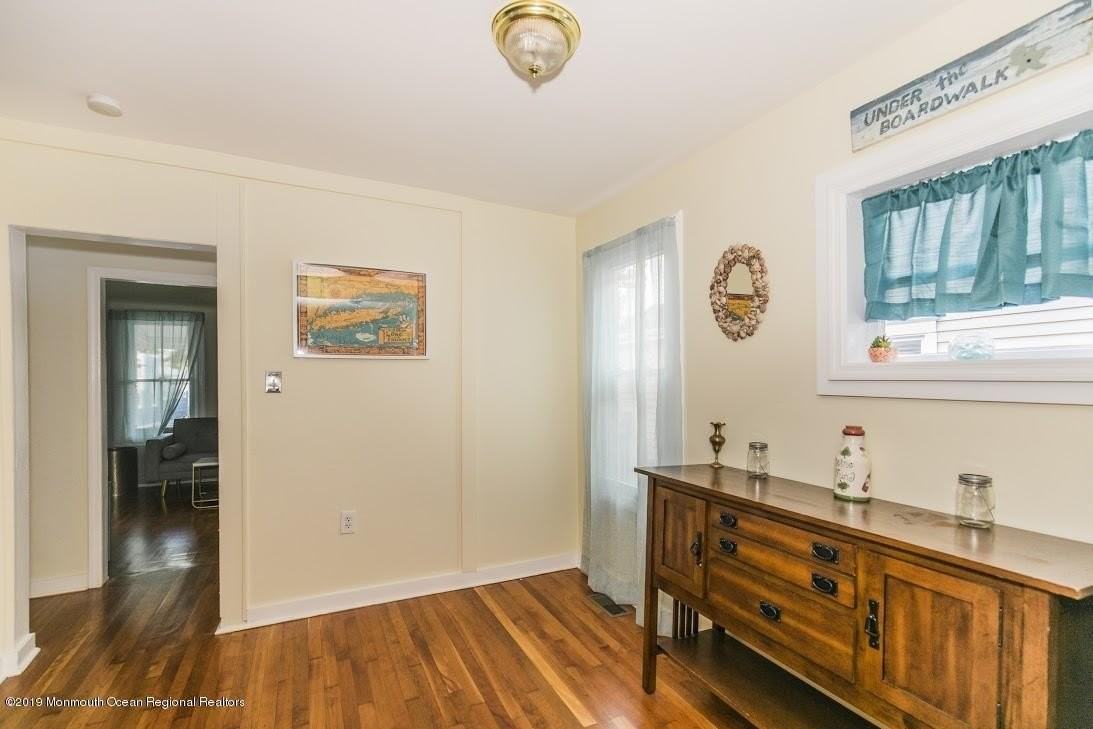 105 Webb Ave - Photo 7 of 21