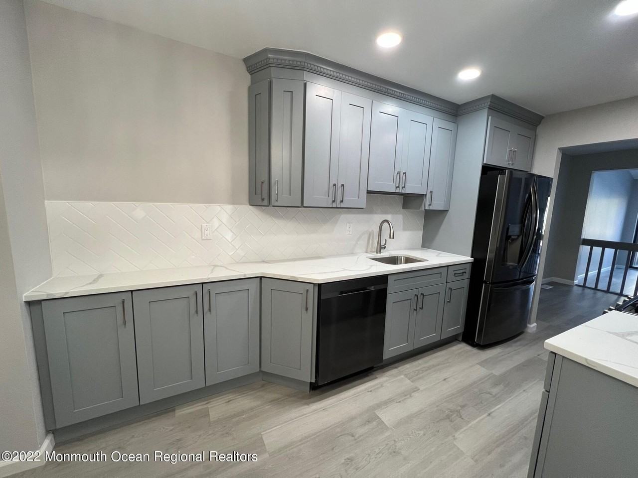 232 Longwood Dr #23-2 - Photo 2 of 18