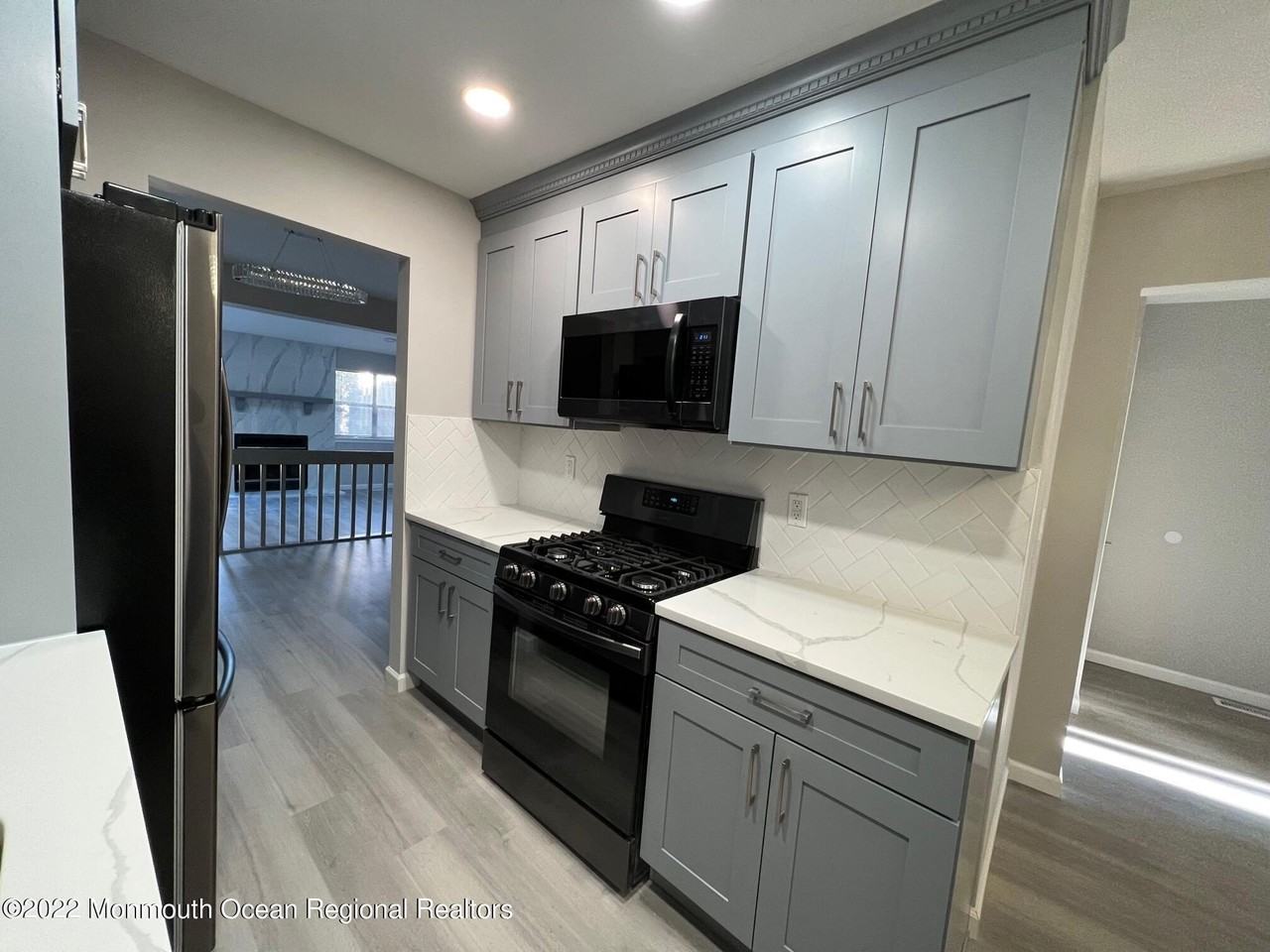 232 Longwood Dr #23-2 - Photo 3 of 18