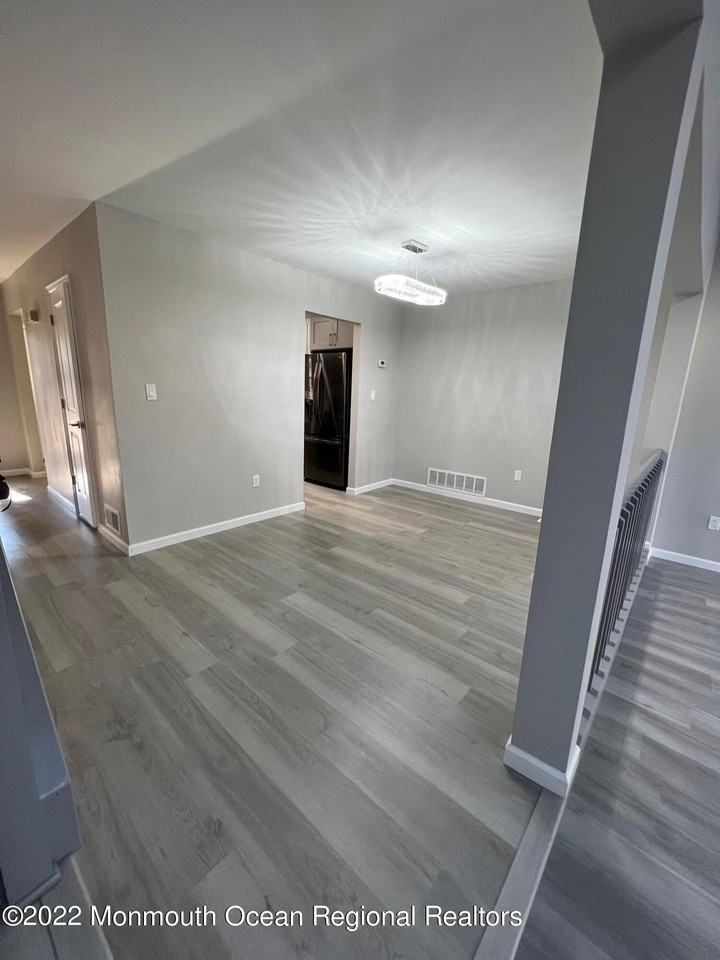 232 Longwood Dr #23-2 - Photo 5 of 18