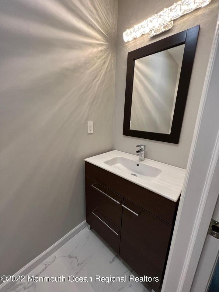 232 Longwood Dr #23-2 - Photo 7 of 18