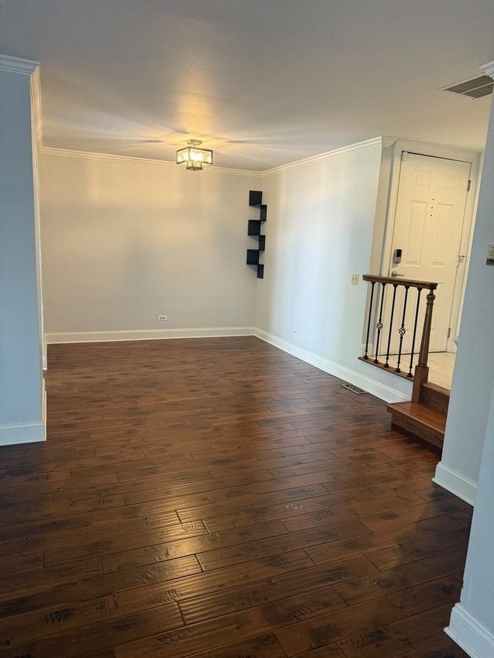 629 Dana Ct #B - Photo 3 of 12