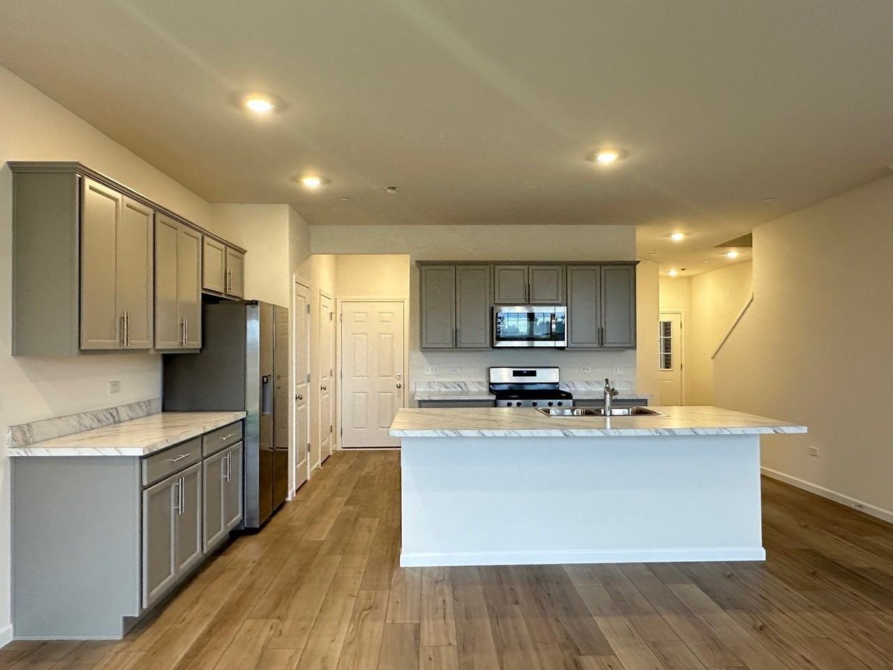 2204 Horseshoe Cir - Photo 3 of 19