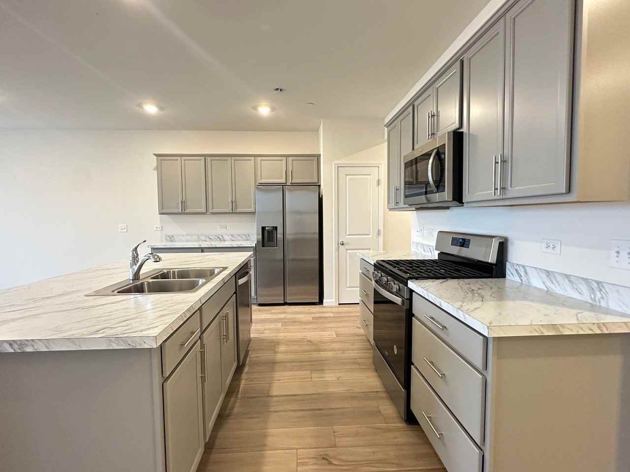 2204 Horseshoe Cir - Photo 5 of 19
