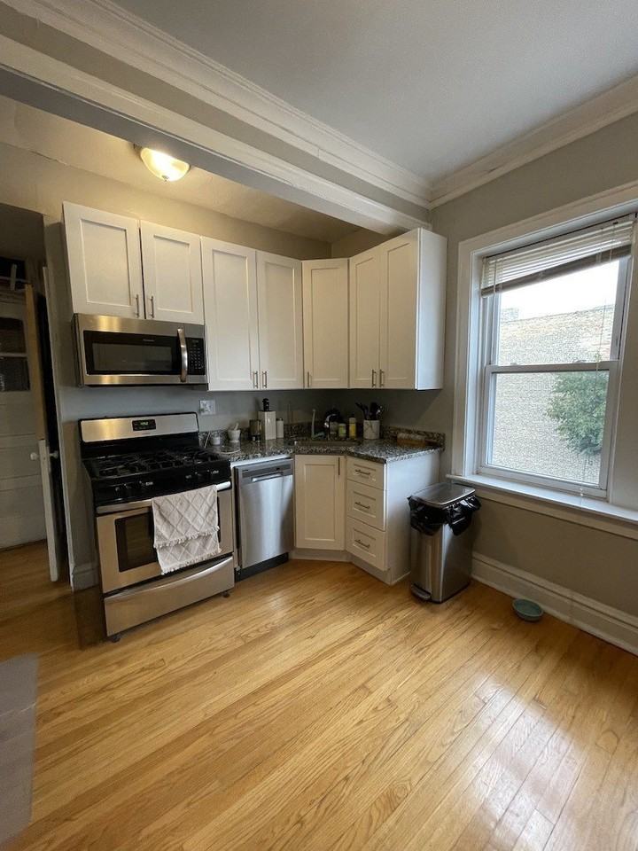 2910 N Albany Ave #1E - Photo 6 of 13