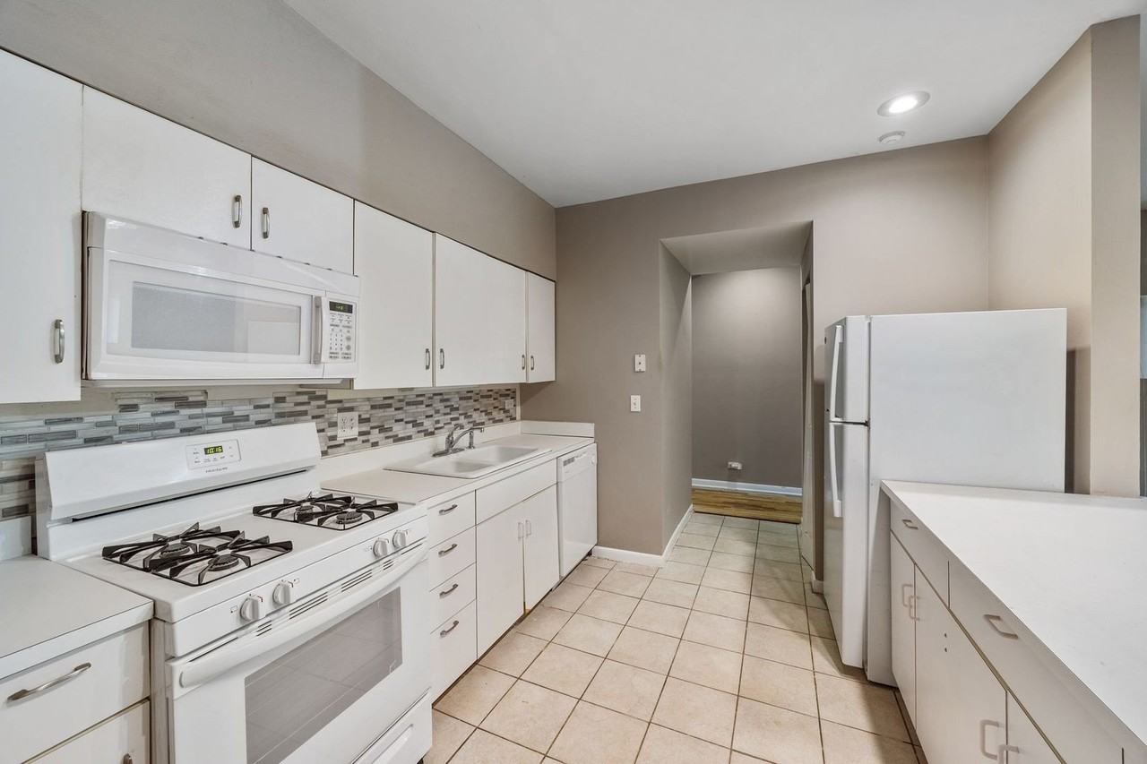 730 W Schubert Ave #G - Photo 5 of 14