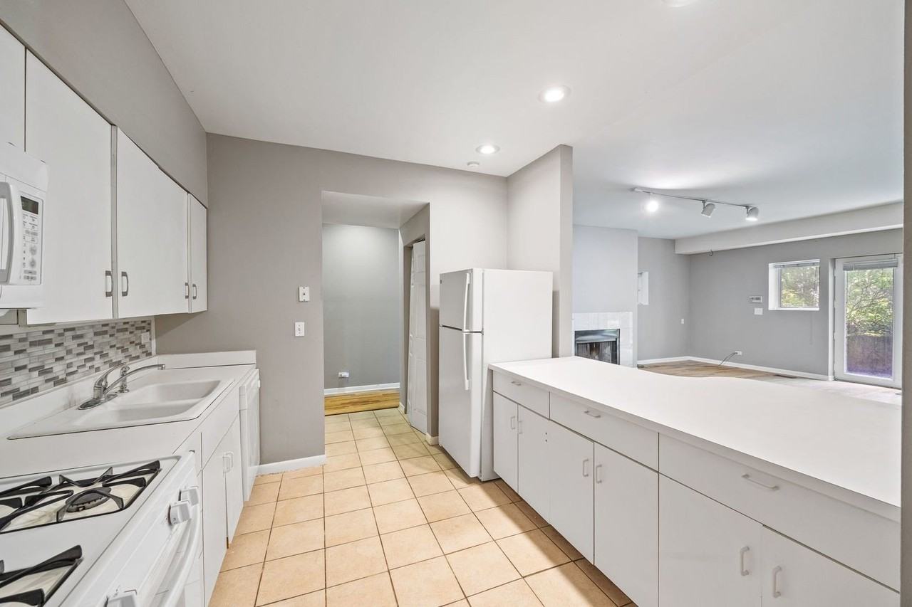730 W Schubert Ave #G - Photo 6 of 14