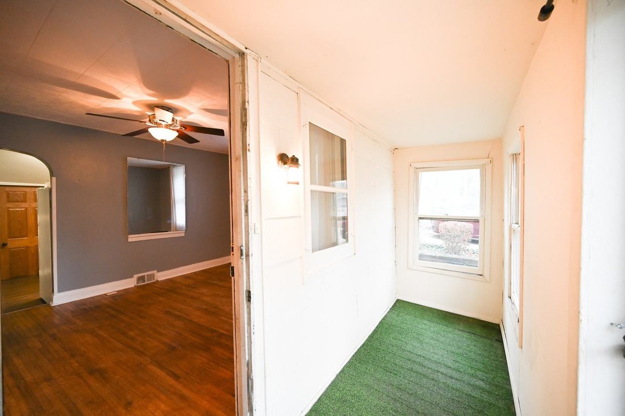 219 S 7th St - Photo 4 of 32