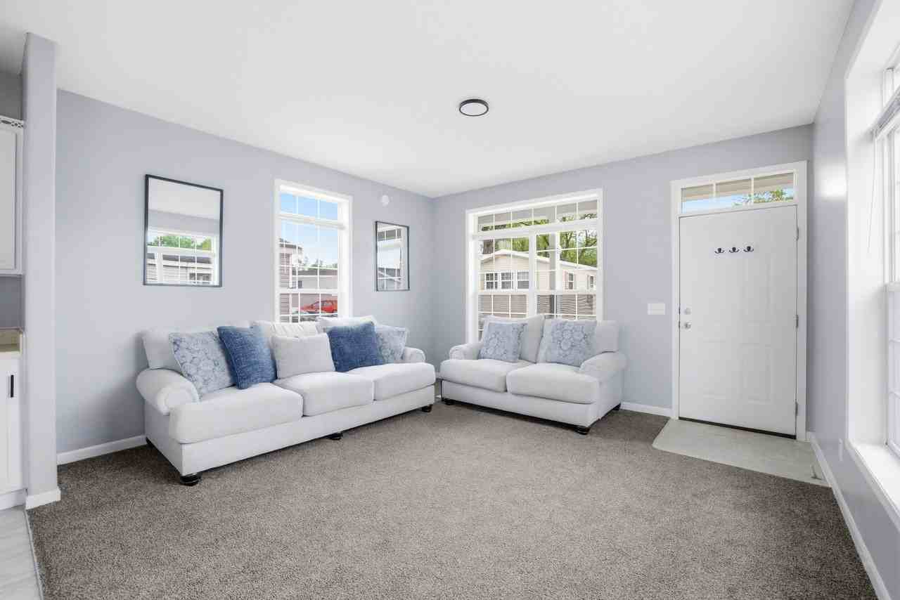 9300 W 79th St - Photo 4 of 10