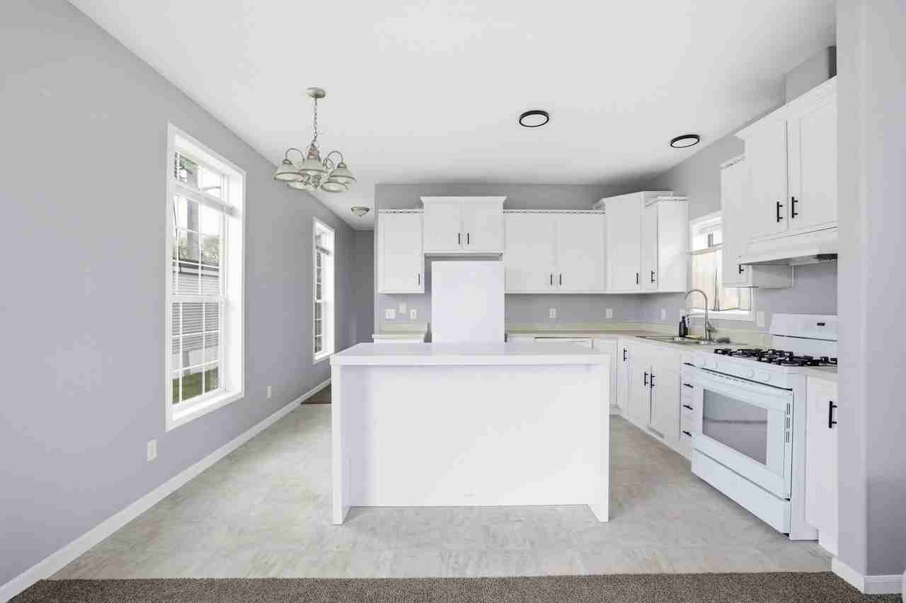 9300 W 79th St - Photo 5 of 10