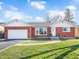 392 E Saint Charles Rd - Photo 1 of 1