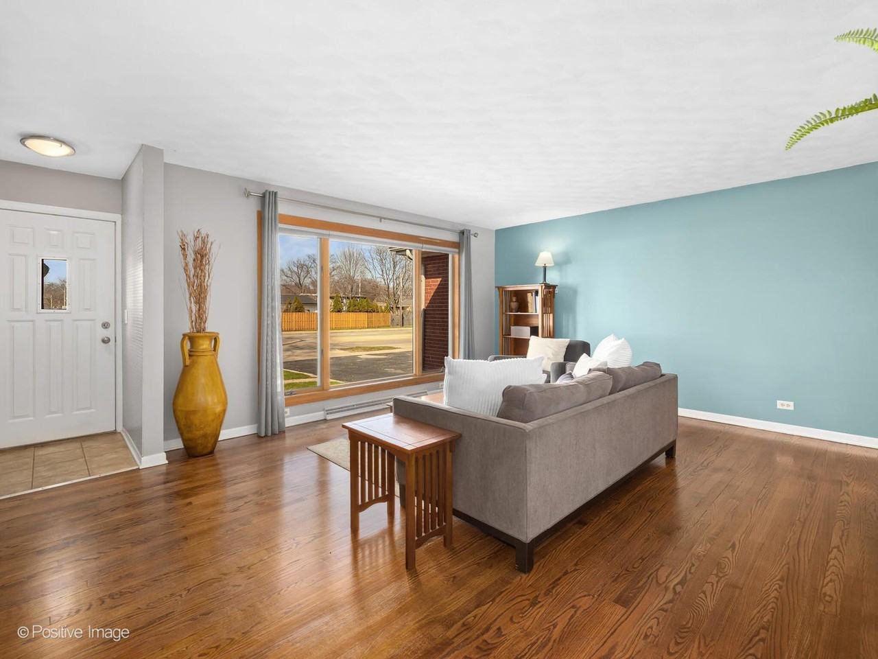 392 E Saint Charles Rd - Photo 3 of 27
