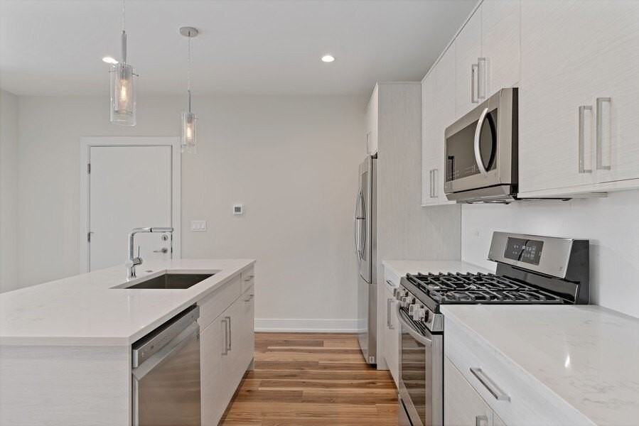 5131 N Lincoln Ave #301 - Photo 4 of 12