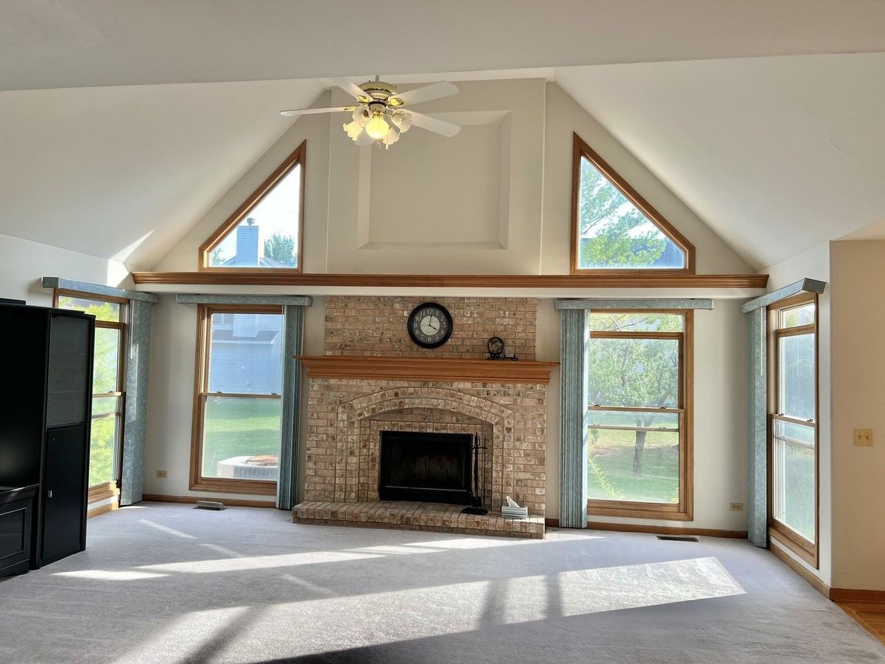 780 Sigmund Rd - Photo 4 of 20