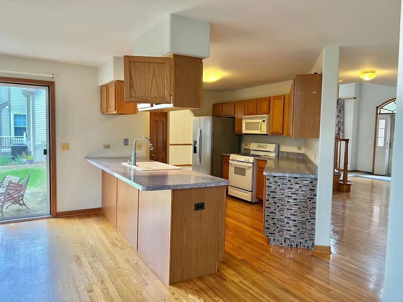 780 Sigmund Rd - Photo 6 of 20