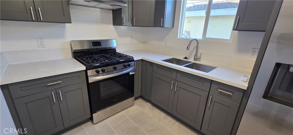 1428 E 54th St #2 - Photo 2 of 19