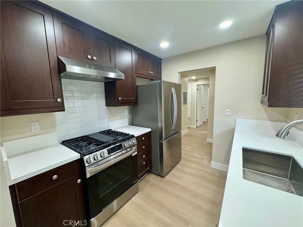 357 N Vermont Ave - Photo 3 of 18