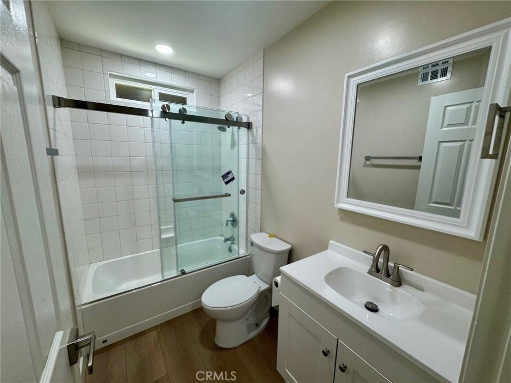 357 N Vermont Ave - Photo 4 of 18