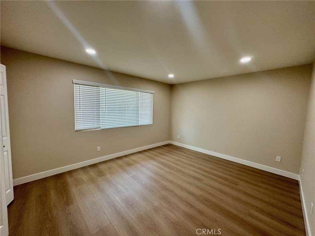 357 N Vermont Ave - Photo 7 of 18
