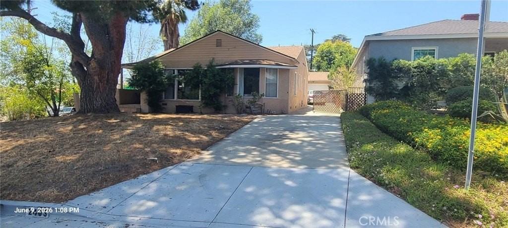 2403 N Lamer St - Photo 2 of 3