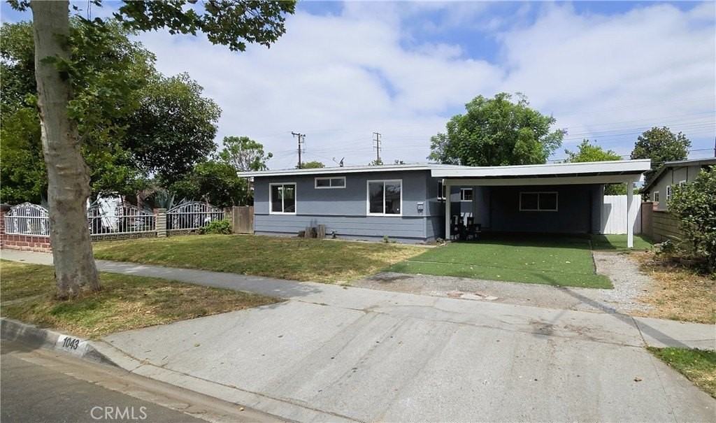 1043 Stichman Ave - Photo 2 of 5