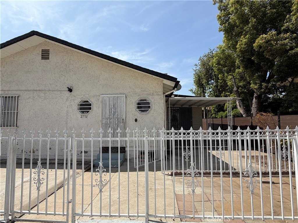 2712 W Hellman Ave - Photo 2 of 19