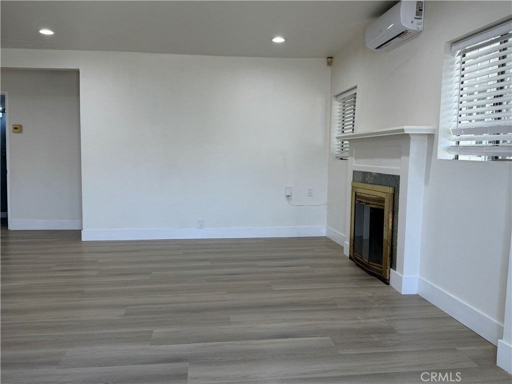 2712 W Hellman Ave - Photo 3 of 19