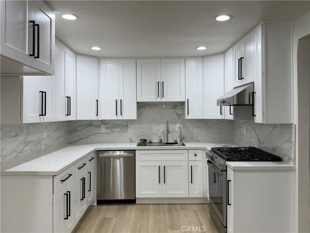 2712 W Hellman Ave - Photo 5 of 19