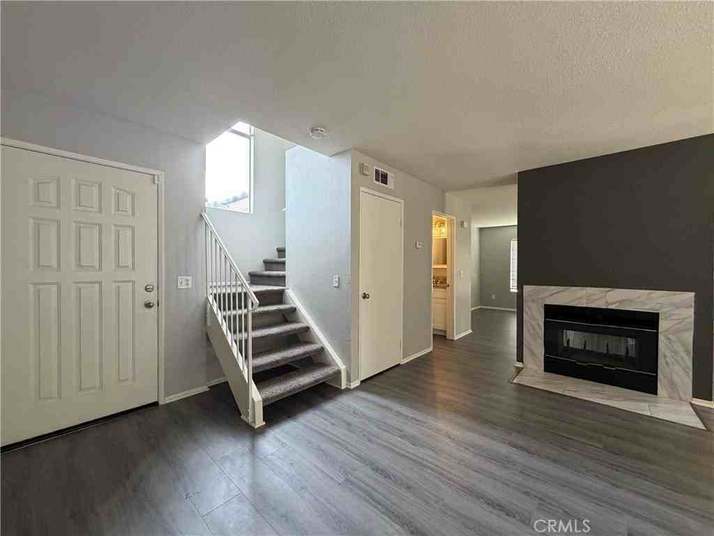 14610 Green River Rd - Photo 4 of 27