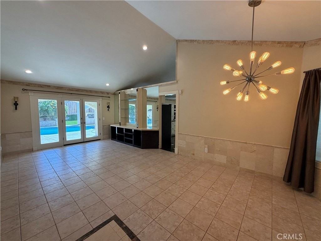 11296 Heathcliff Dr - Photo 2 of 23