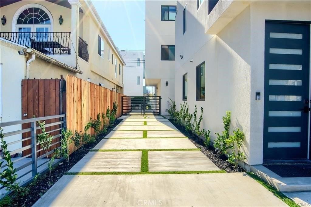 4455 S Slauson Ave - Photo 2 of 19