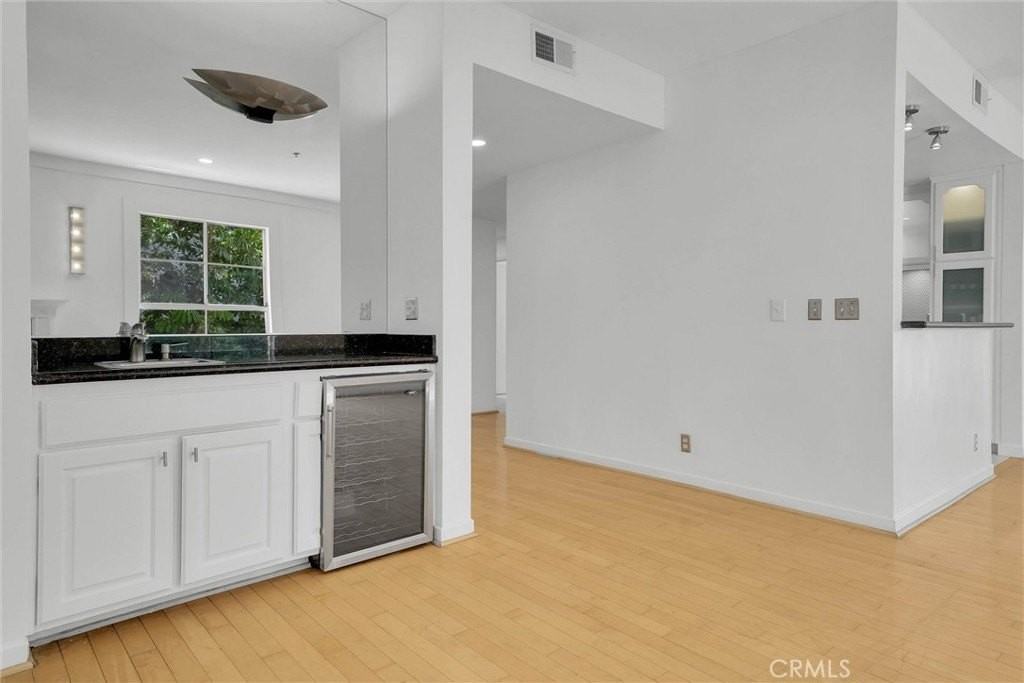 1401 S Bentley Ave #203 - Photo 5 of 23
