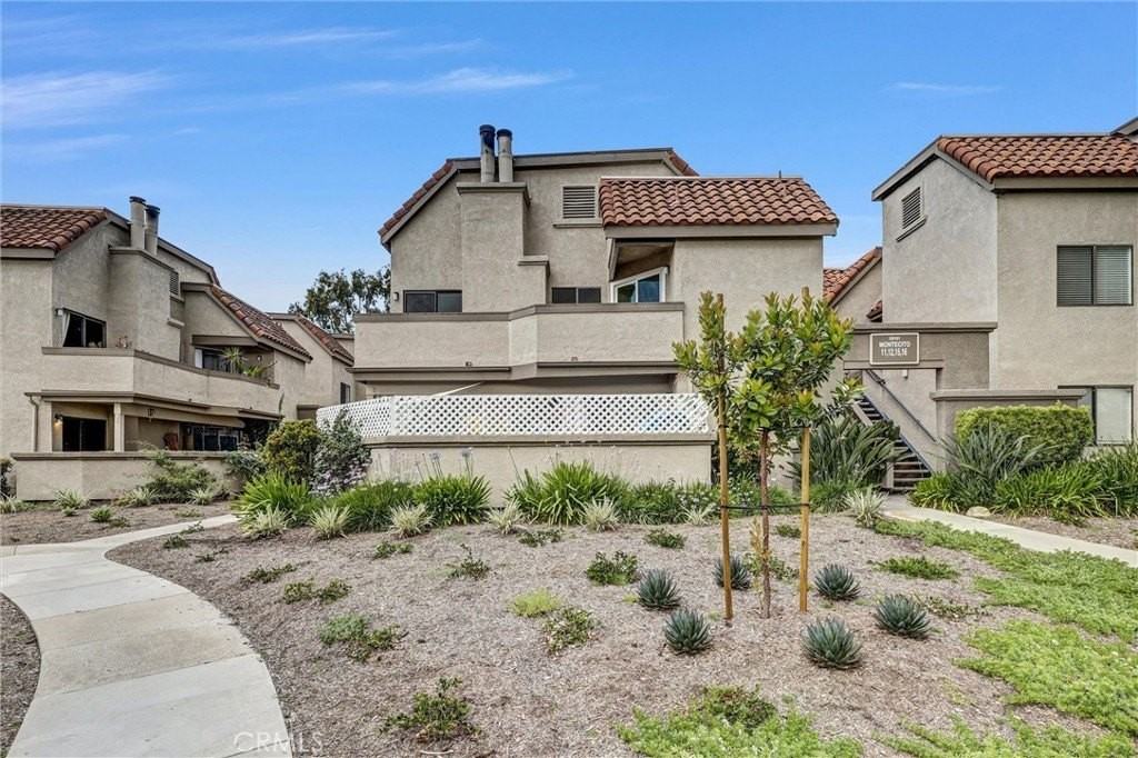28101 Montecito - Photo 3 of 30