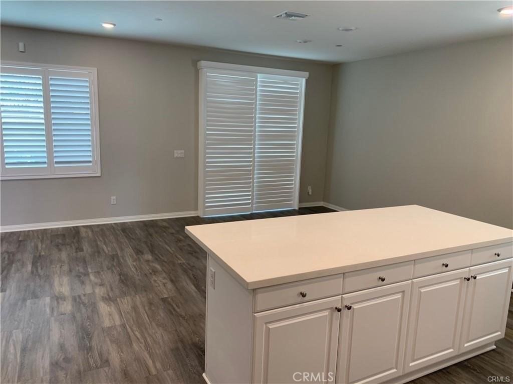27450 Tyrrhenian Dr - Photo 5 of 40