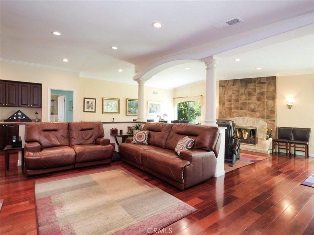 5014 Delacroix Rd - Photo 3 of 21