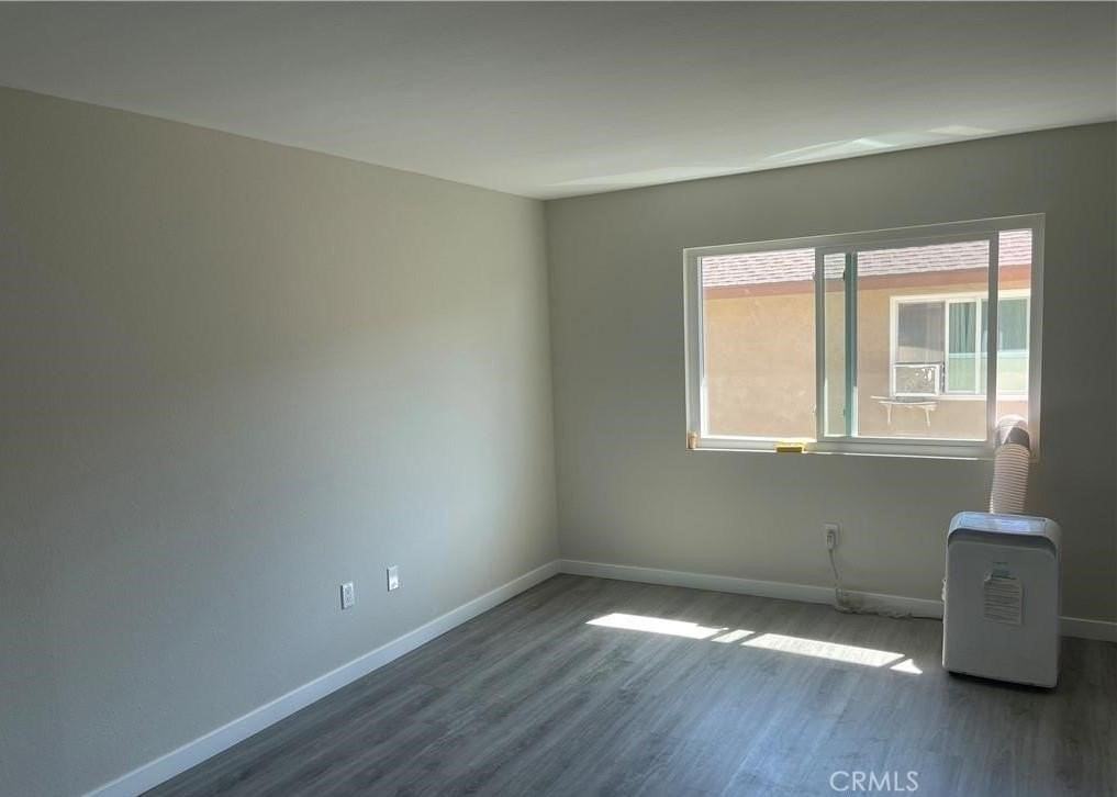 760 N Adele St #4 - Photo 2 of 5