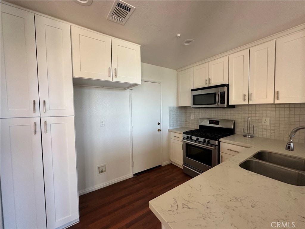 1416 Boone Way - Photo 4 of 21