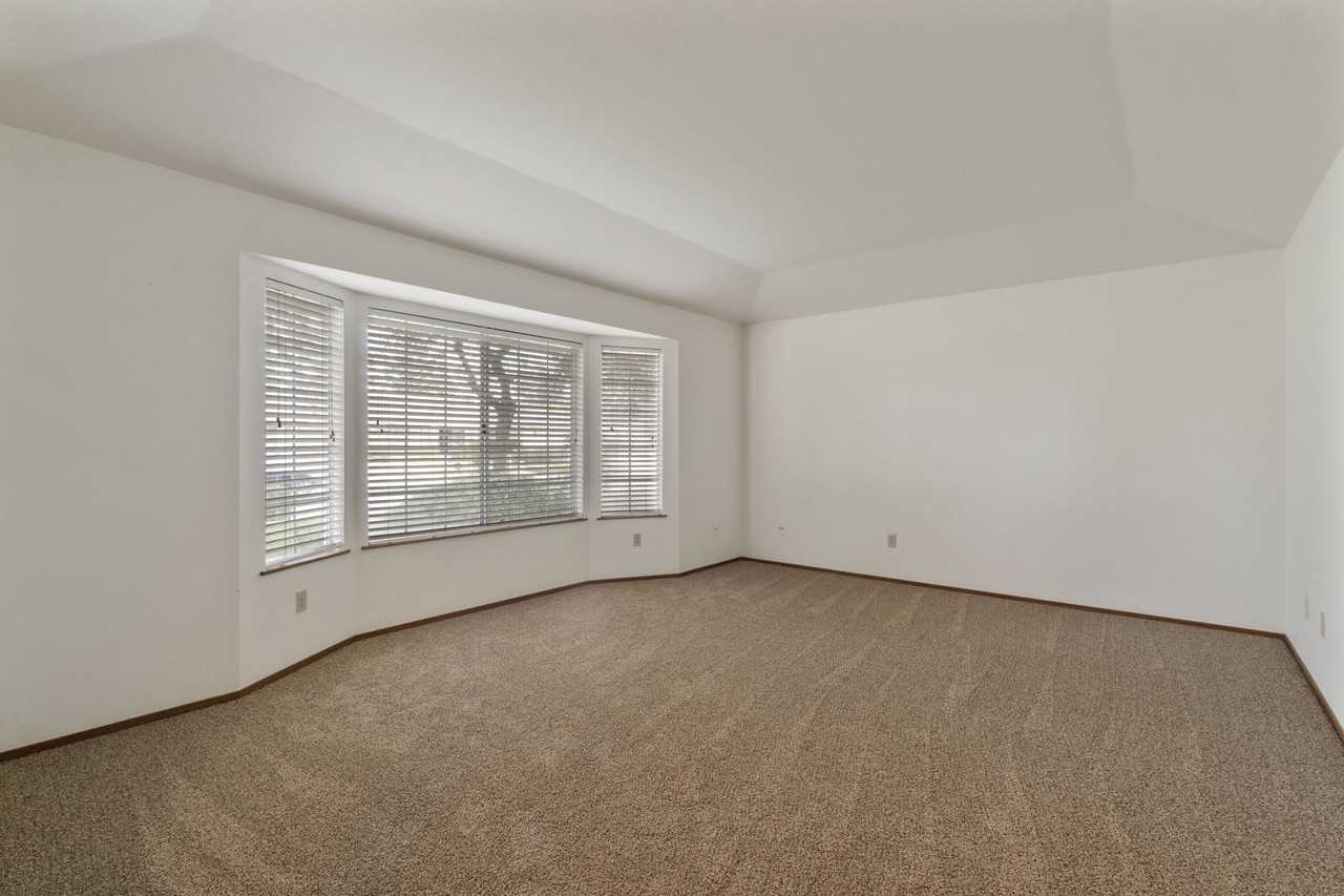 6469 N San Pedro Ave #1 - Photo 6 of 30