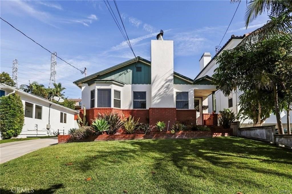 810 N Maria Ave